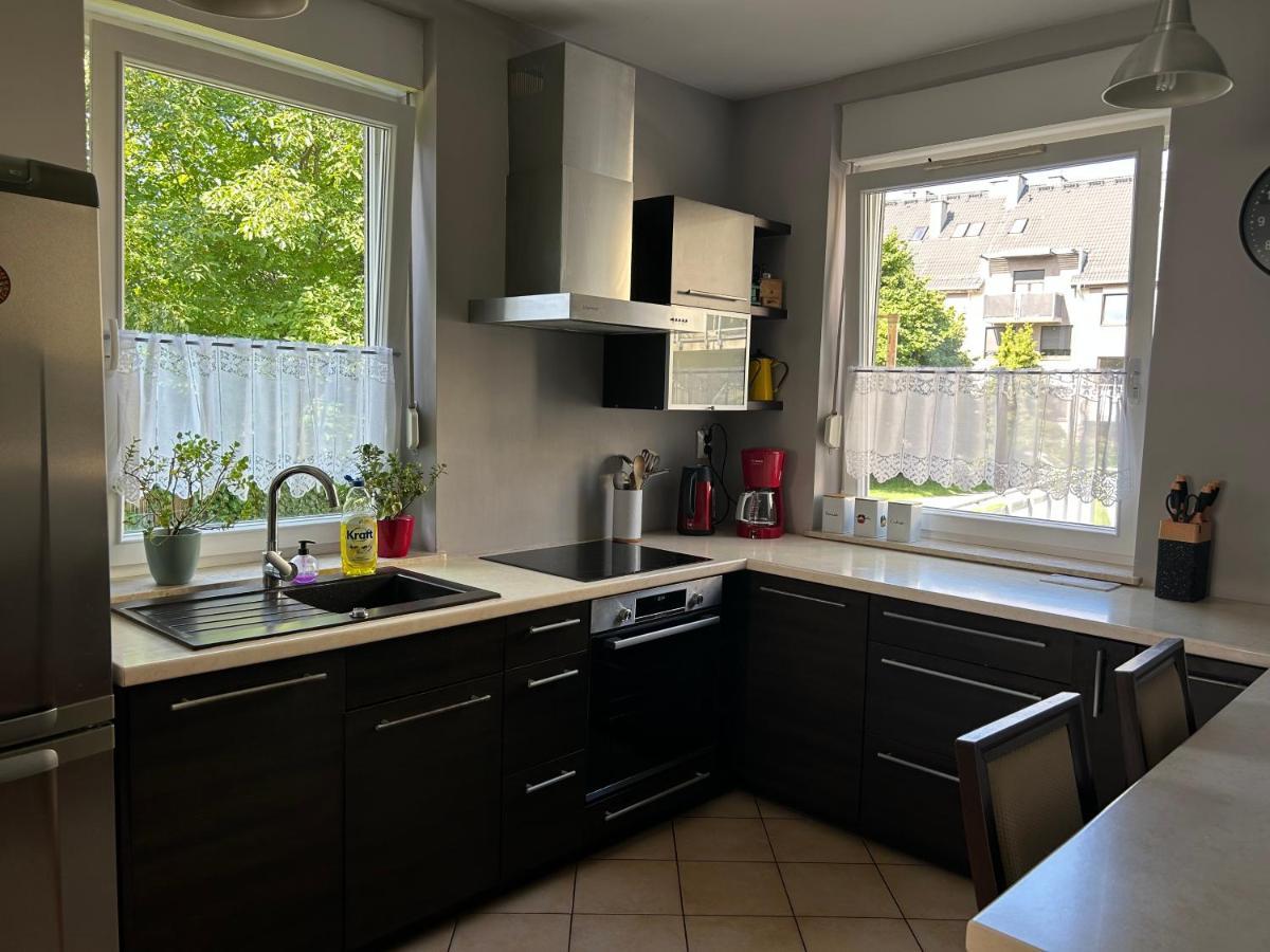 Apartamento Quiet Enclave Near The Airport Breslavia Exterior foto
