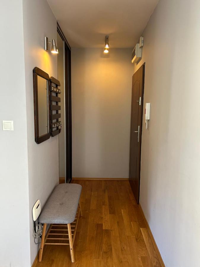 Apartamento Quiet Enclave Near The Airport Breslavia Exterior foto